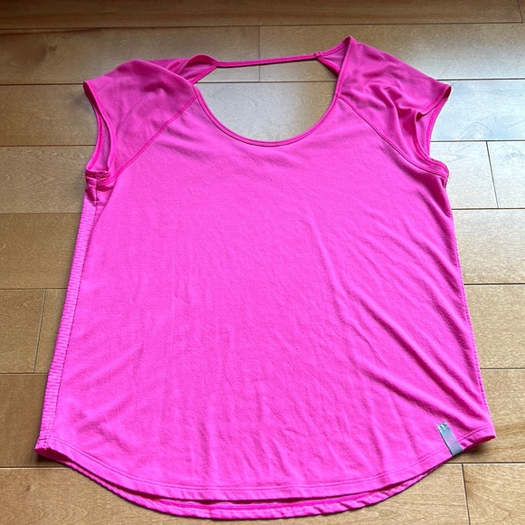 Under Armour Tops - Under Armor Shirt